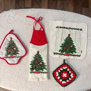 Vintage Christmas Tree Potholder And Towels B&D Set Of 4